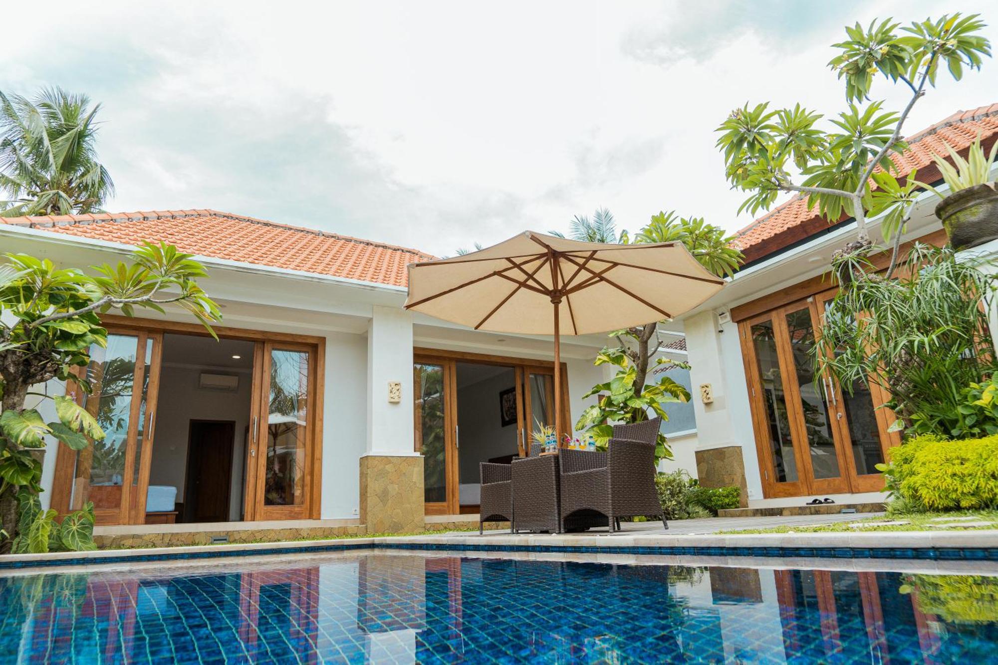 Villa Nugraha Lovina Private Pool Сінгараджа Екстер'єр фото